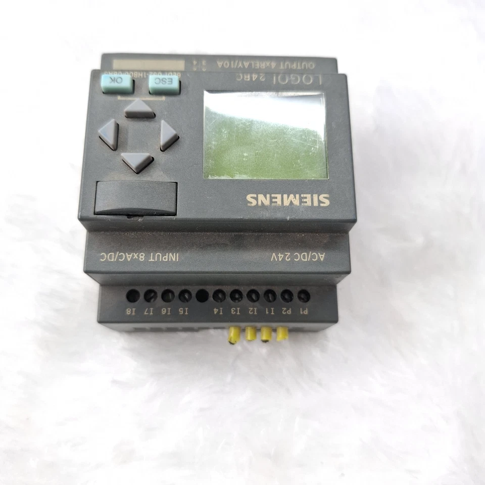 ONE Used Siemens LOGO 6ED1052-1HB00-0BA5 TESTED